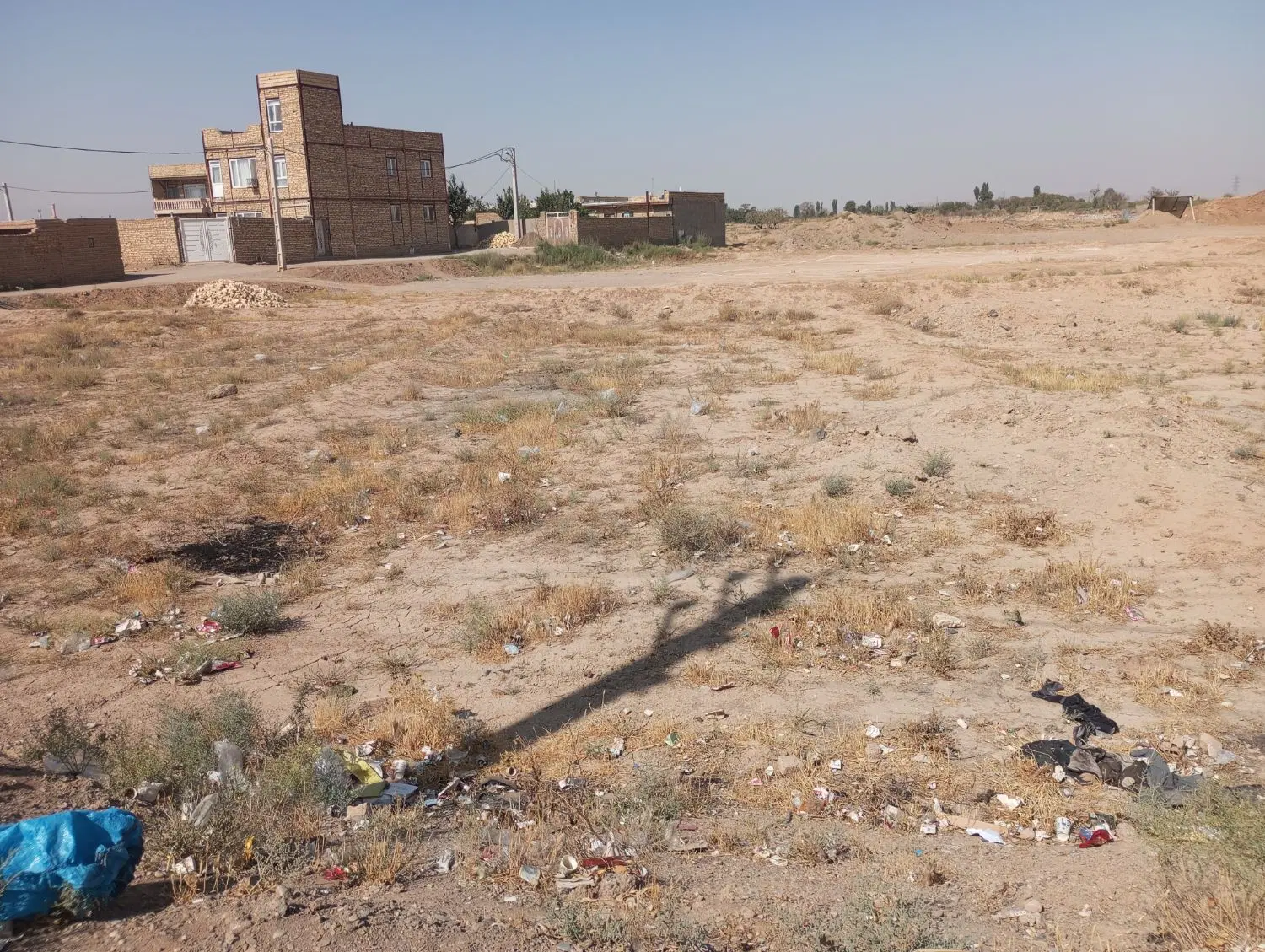 زمین فروشی