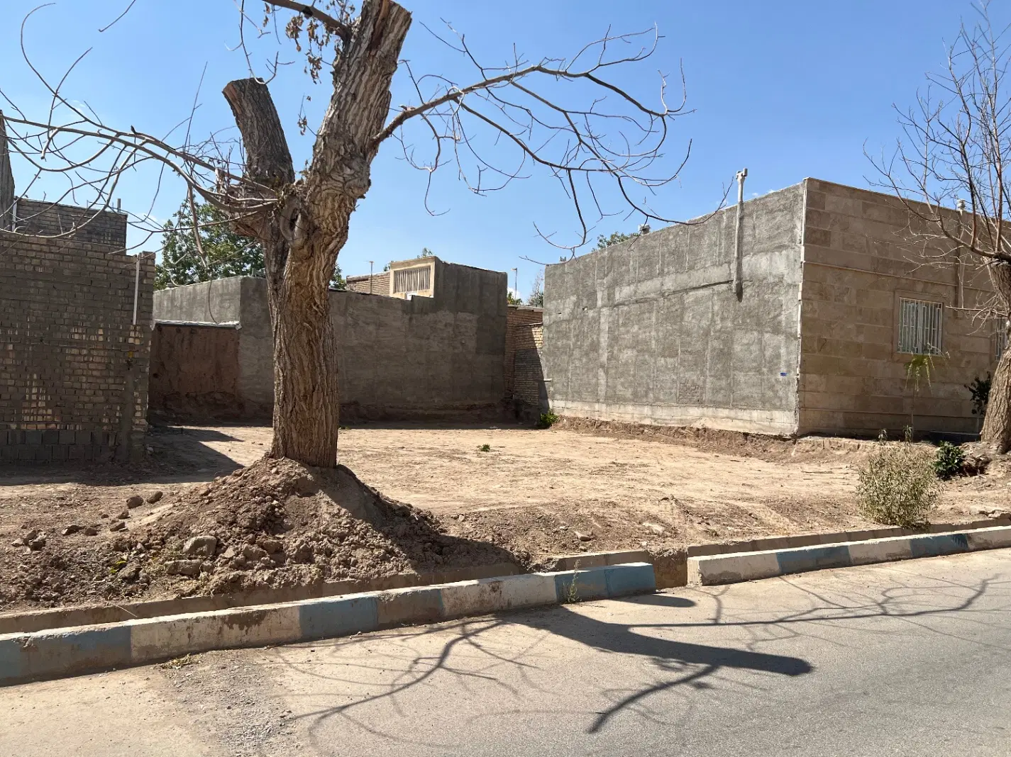 زمین دستجرد پروانه دار آماده ساخت