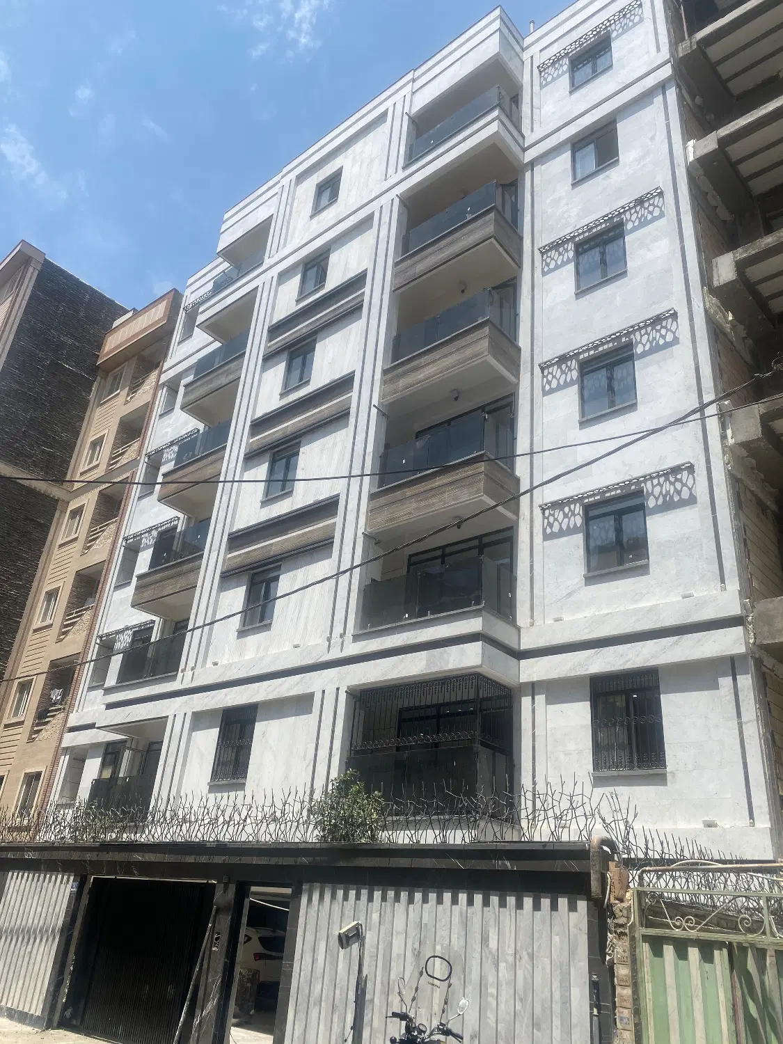 ۱۱۵متر با پارکینگ