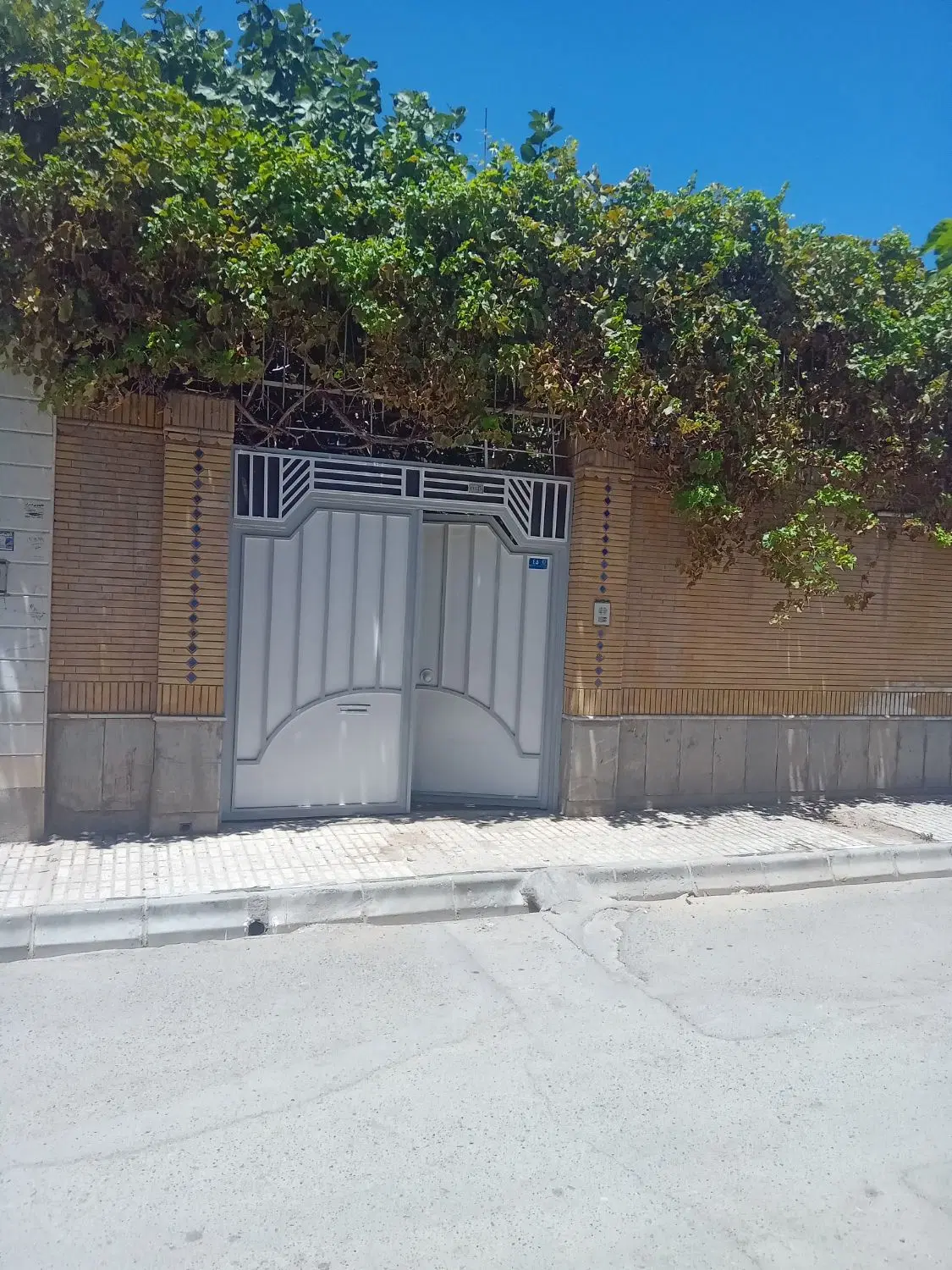 منزل فروشی در دو طبقه تربت حیدریه امام رضا ۷۶