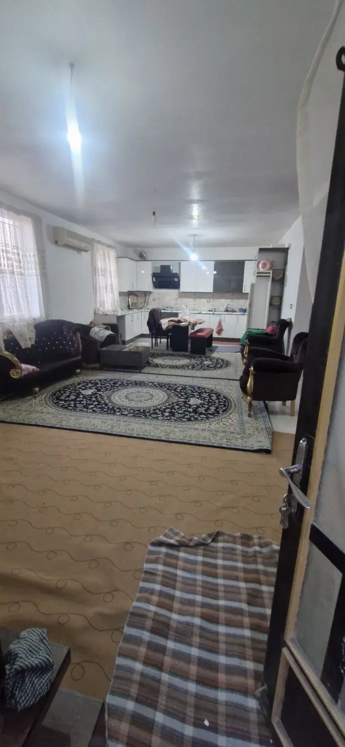 زمین چهار دیواری