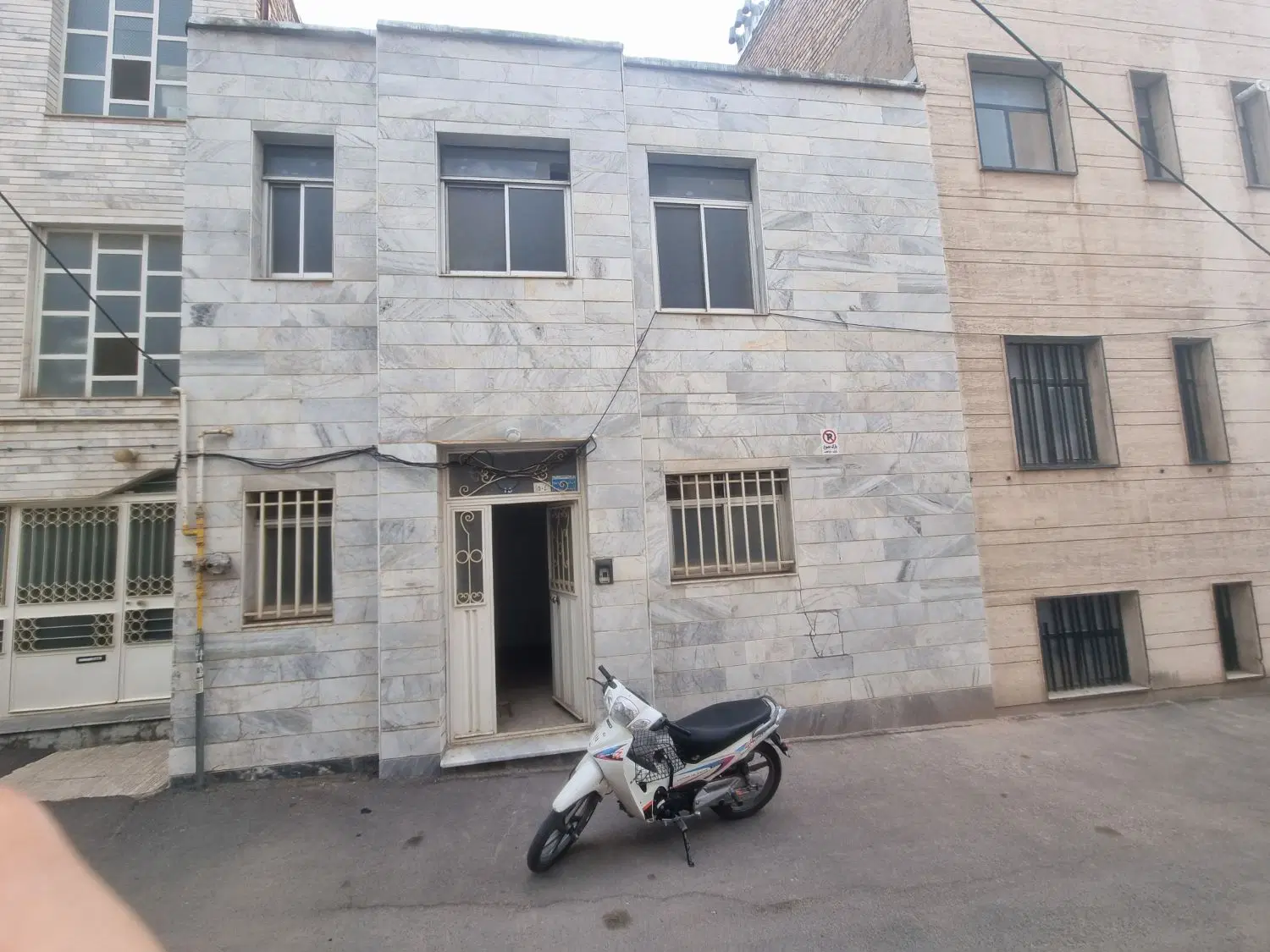 ۱۲۰ متر زمین خیابان ملک اباد