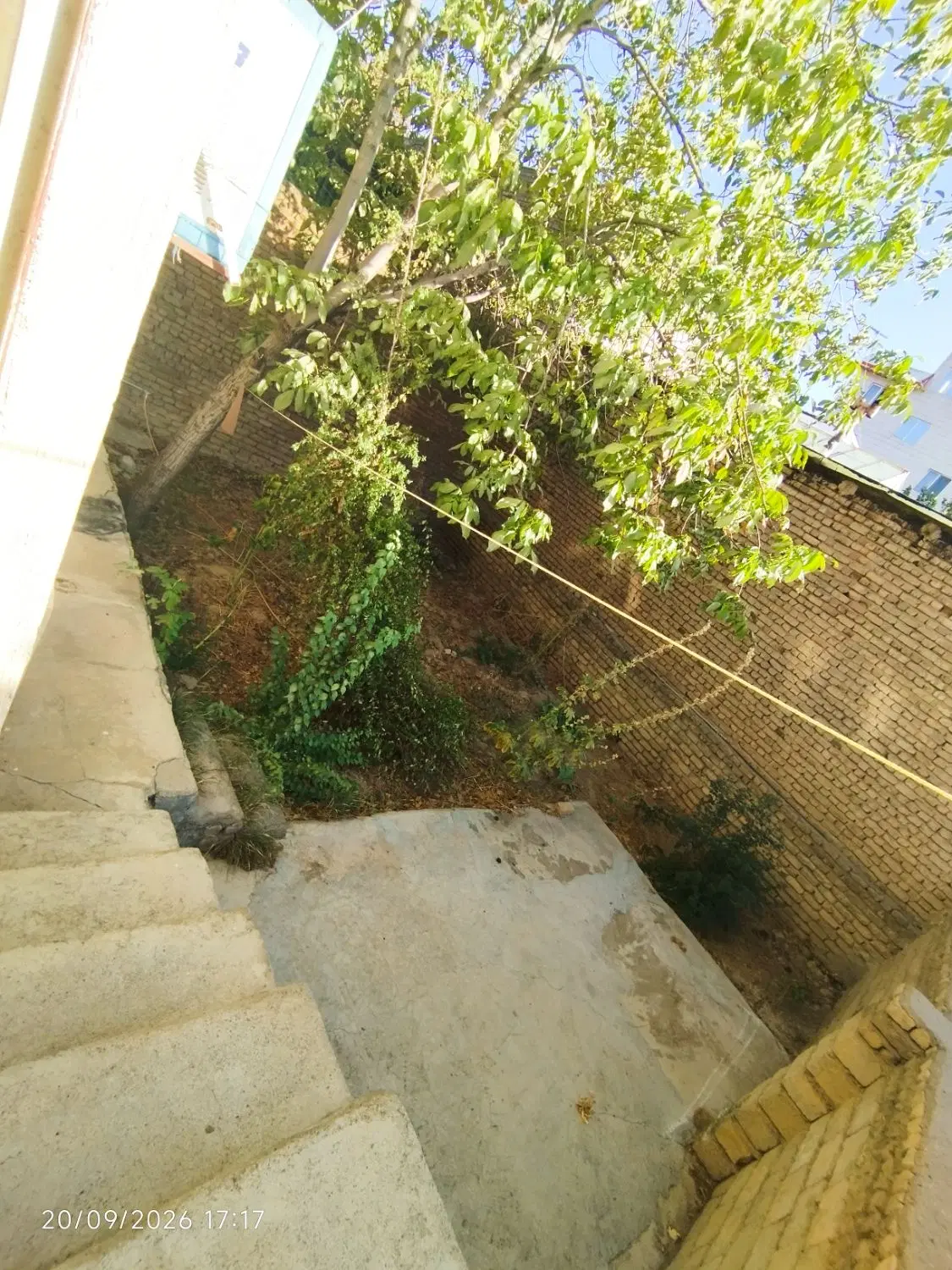 خانه ۱۰۰متری.حیاط ۸۰متری میدان نمازشهرک قائم