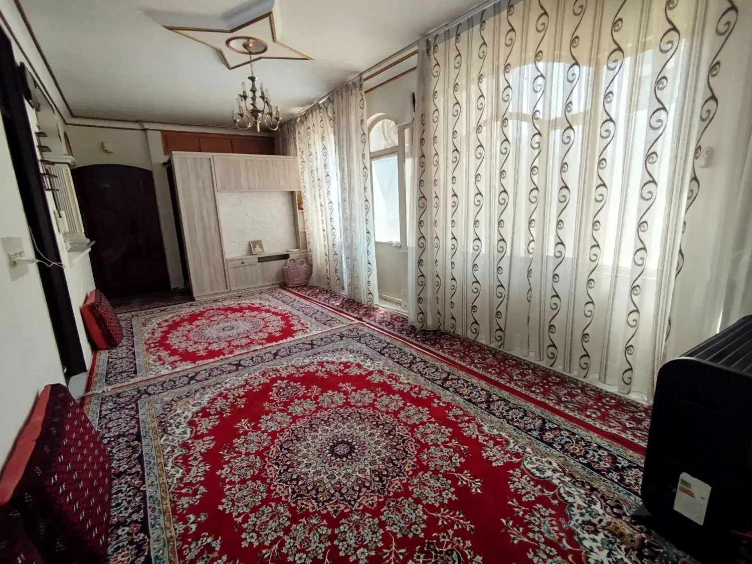 همخونه. همخانه