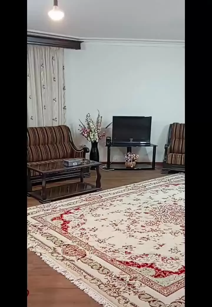 اجاره واحد مسکونی نبش خیابان عارف
