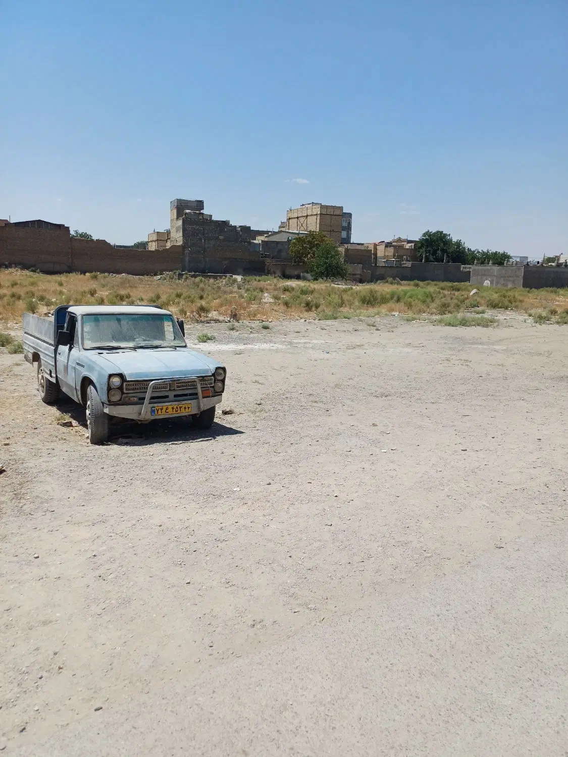 زمین فروشی