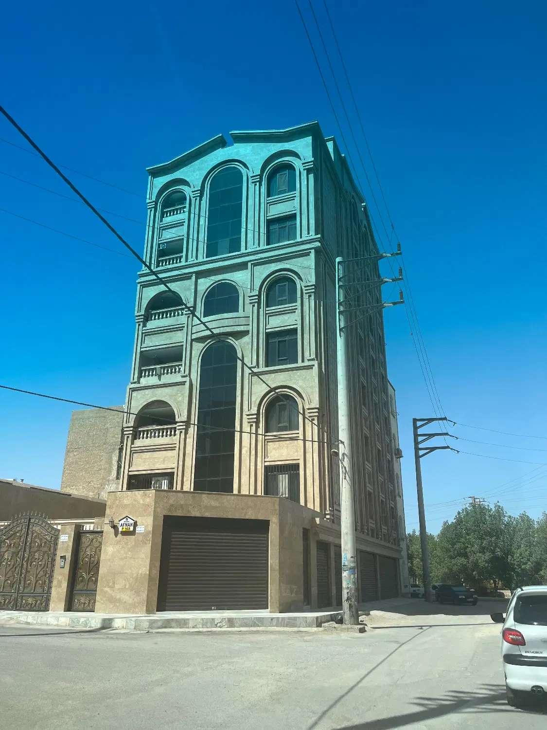 فروش ۷۰ متری واحد جلو جواهری