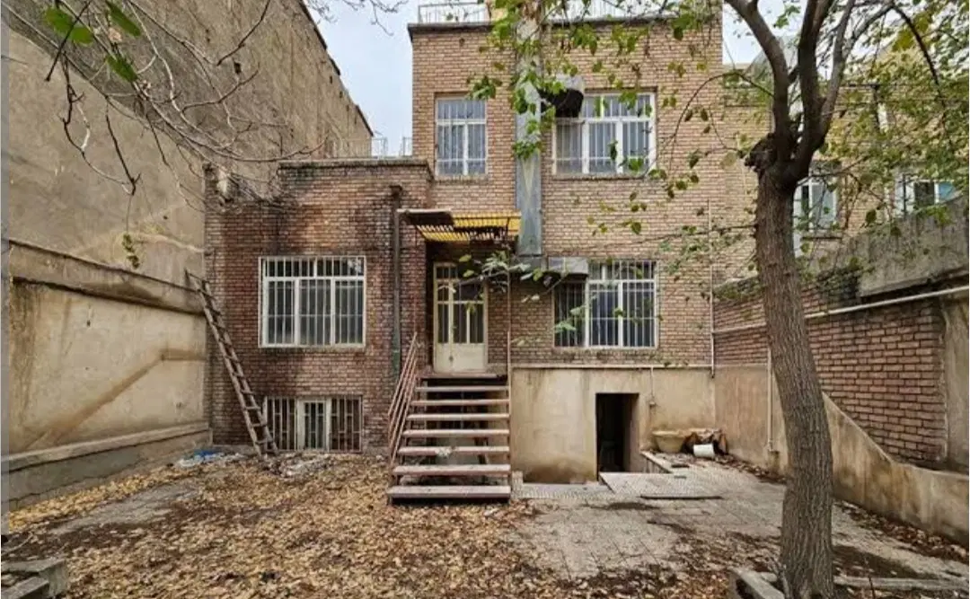 ملک کلنگی ۱۲۰ متری