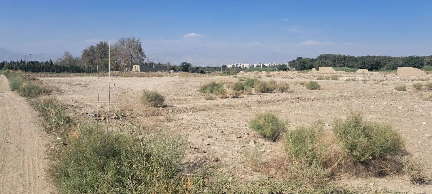 ۱۰۰۰ متر زمین روب روی شهرداری