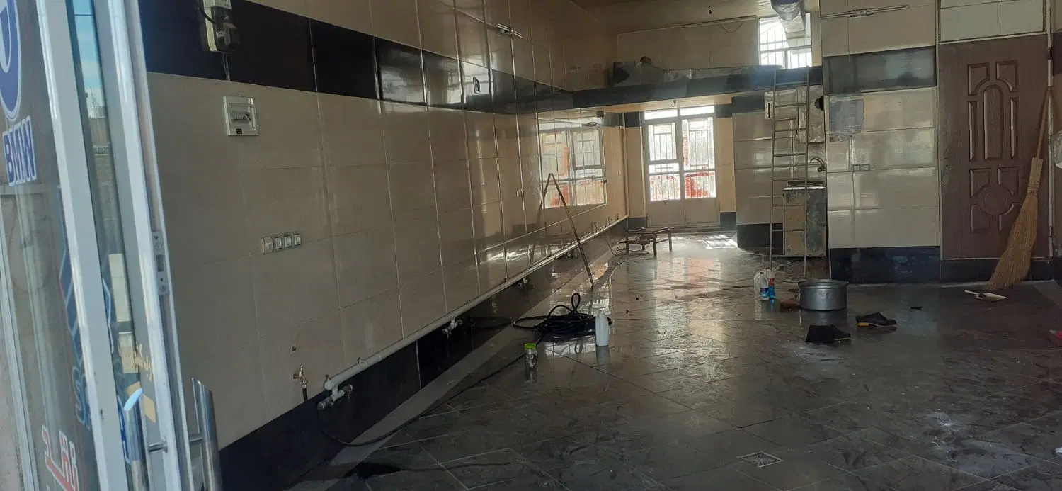 اجاره‌ مغازه نمایشگاه اتومبیل