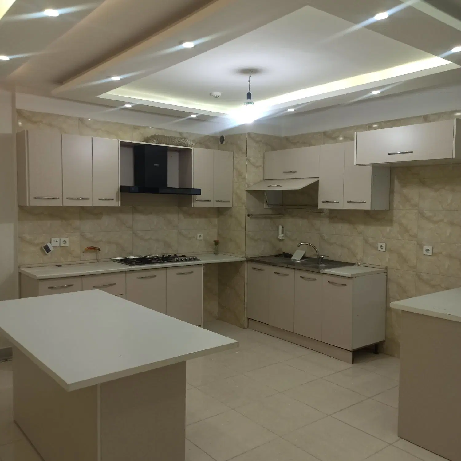 فروش  آپارتمان سه خوابه پرنیان