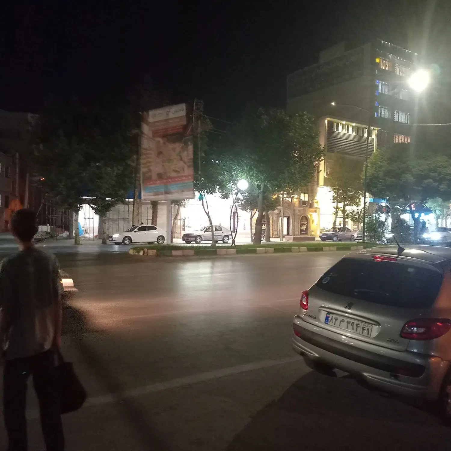 فروش آپارتمان 105 متری چهاراه نخی