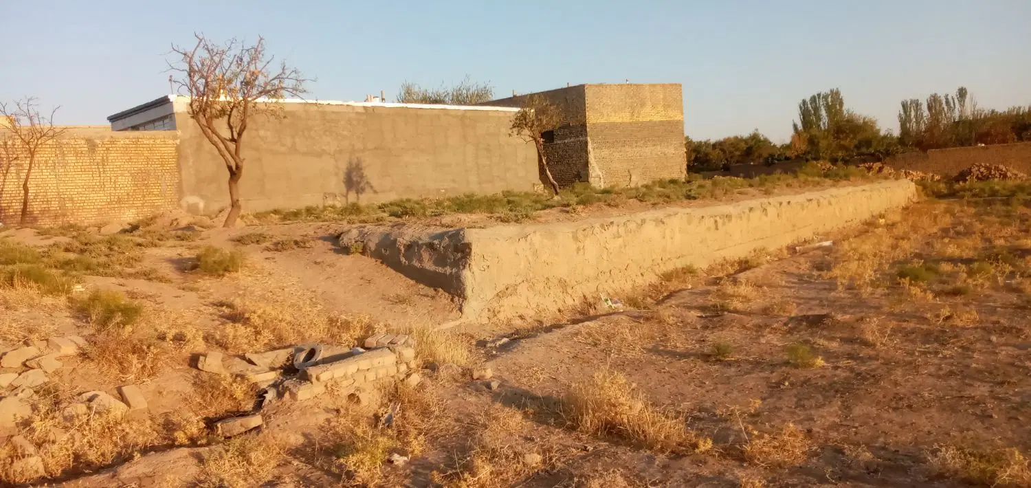 زمین فروشی