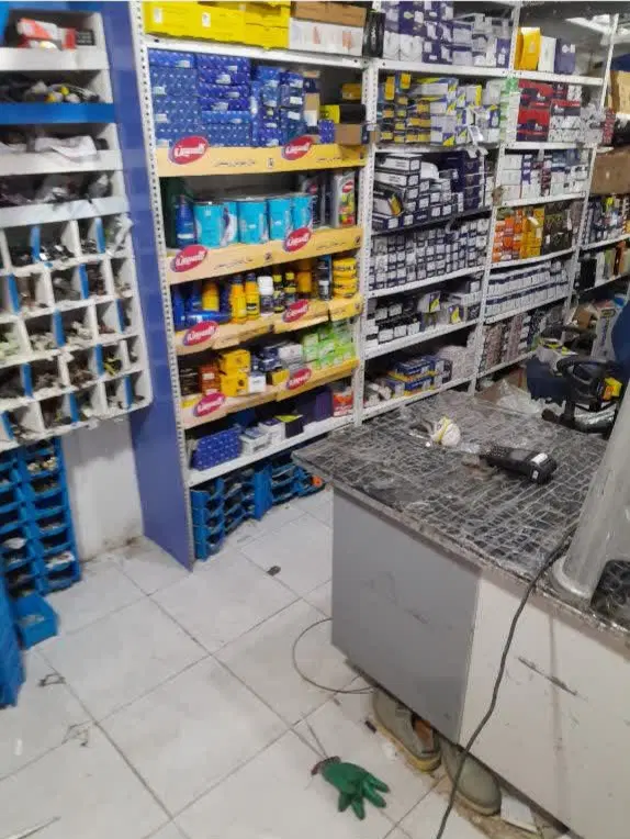 فروش مغازه لوازم یدکی باکلیه امکانات (سرقفلی)
