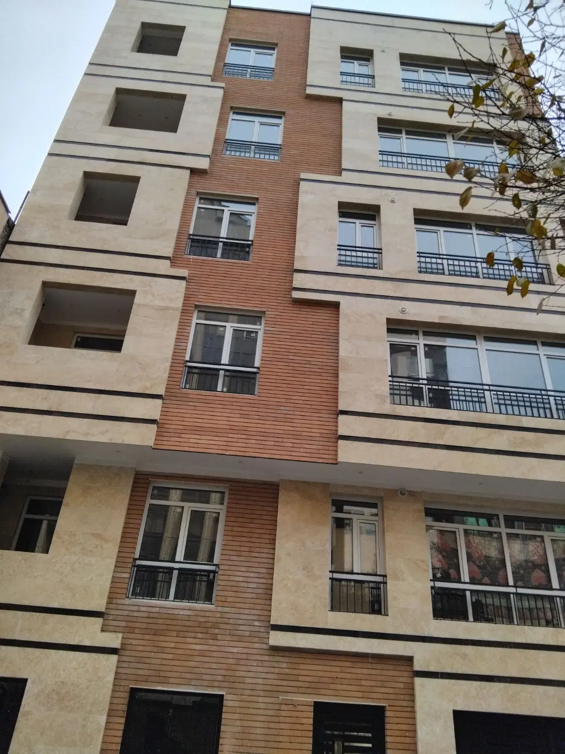 یوسف اباد ۱۰۵