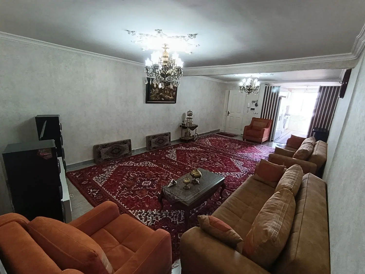 اپارتمان دو طبقه ۱۰۰ متری حیاط دار. عباسی