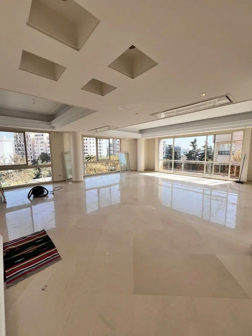 پنت هاوس_زعفرانیه راضی_۴۴۰متر_ویو ابدی_واقعی