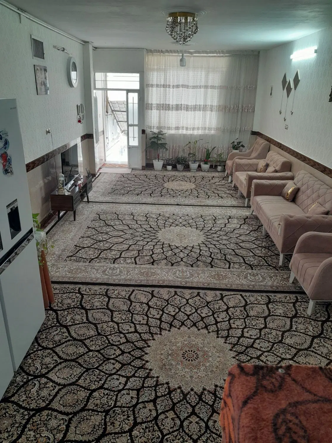 منزل ویلایی دو طبقه و نیم