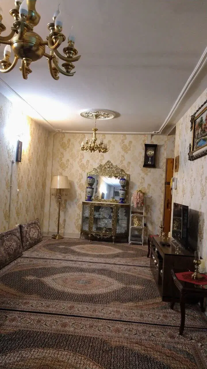 آپارتمان ۷۵ متری طبقه دوم