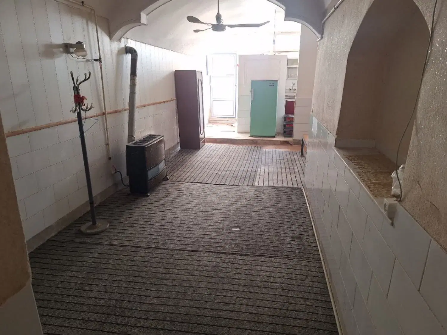 زیر زمین اجاره ای