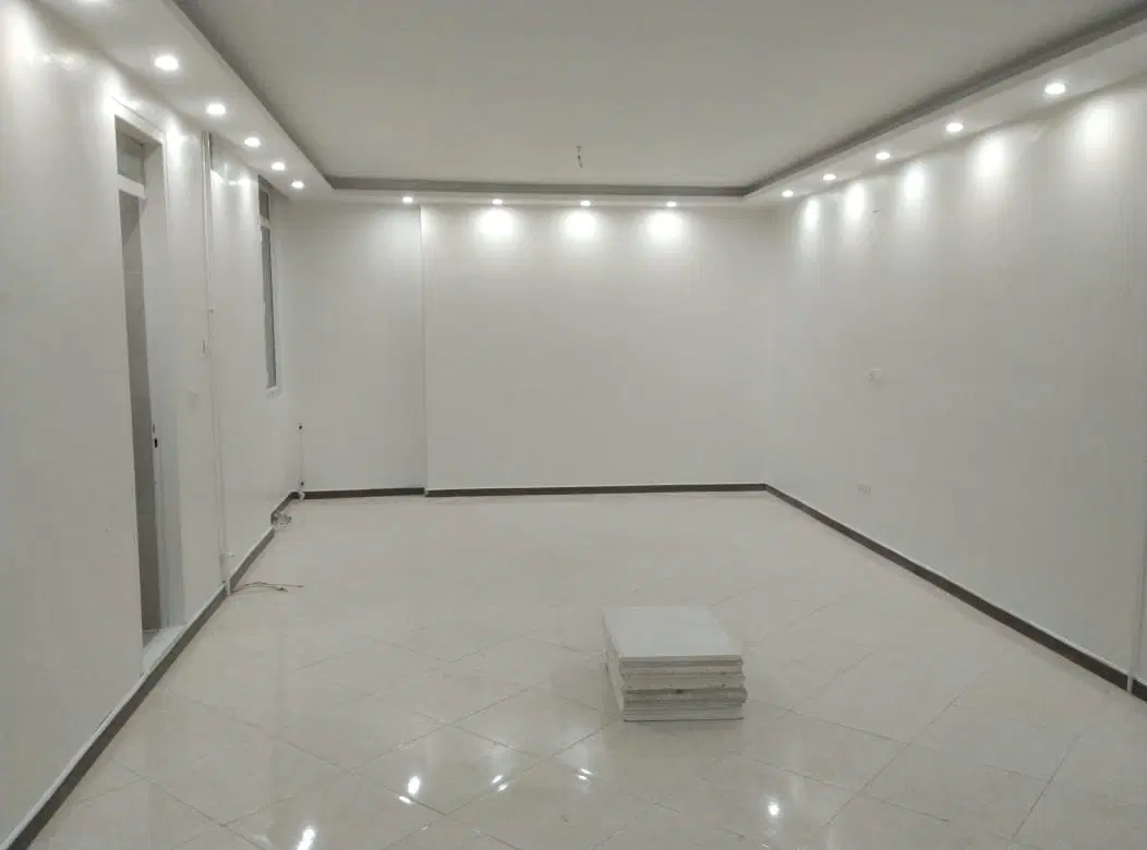 92 متر* تک واحد* با پارکـینـگ انباری * شمال جمهوری