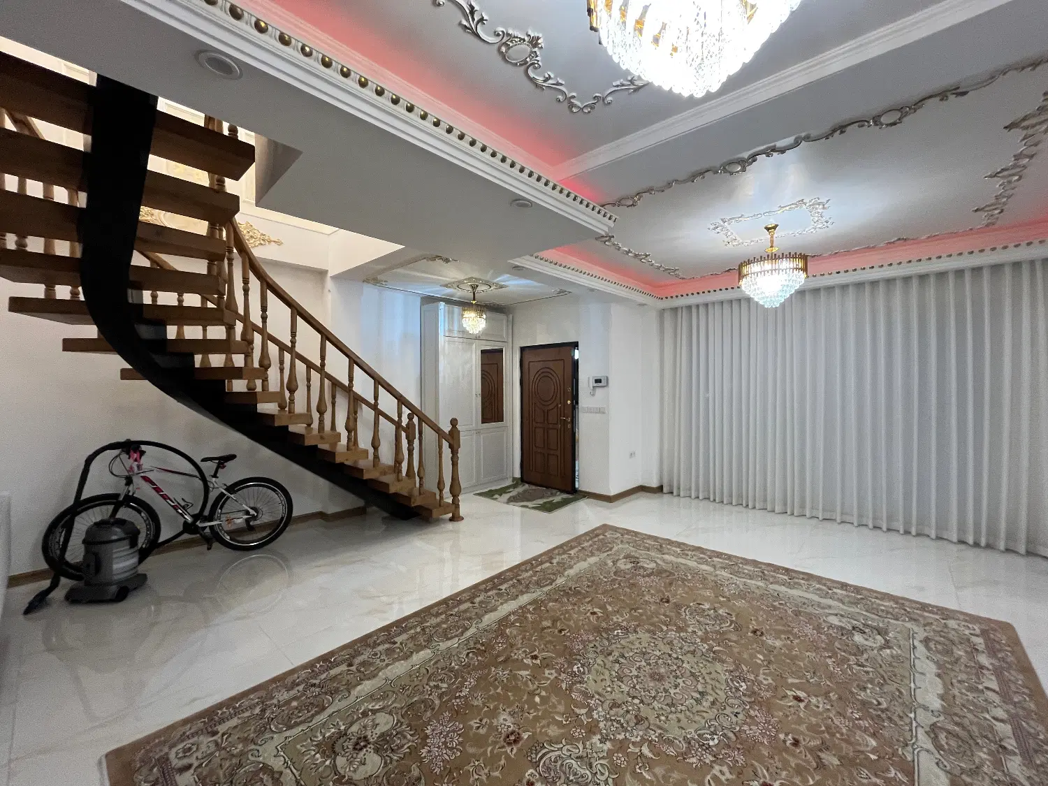 فروش ویلای ۲۸۰متری فول در محدوده نمک آبرود