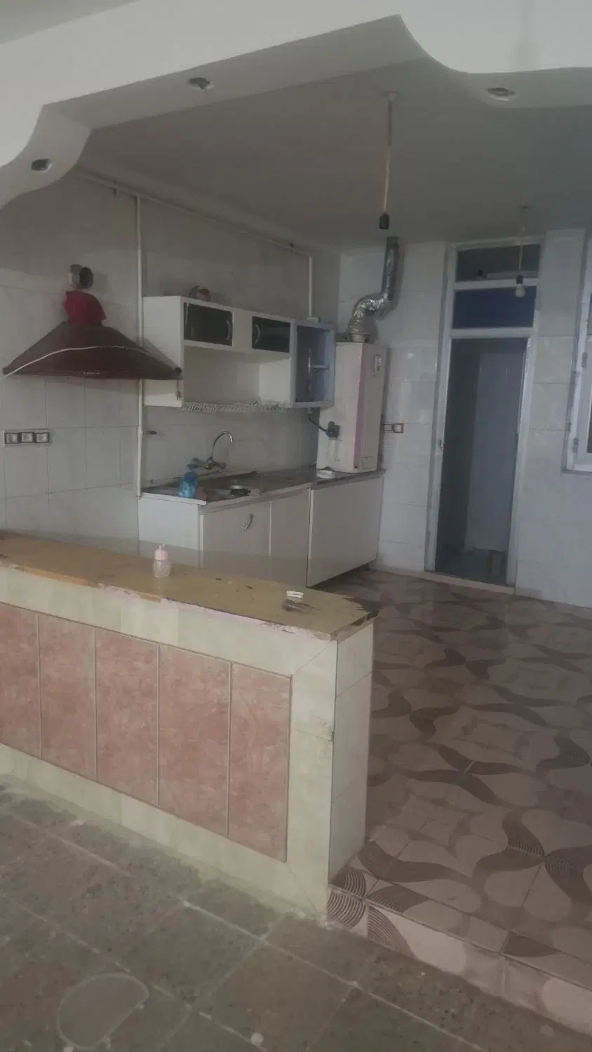 اجاره منزل باز سازی شده طبقه اول حیاط دار
