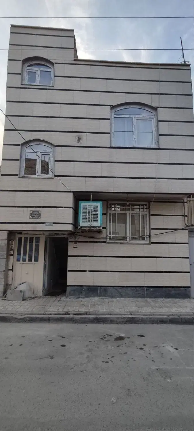 ساختمان دوطبقه نما سنگ سفیدار