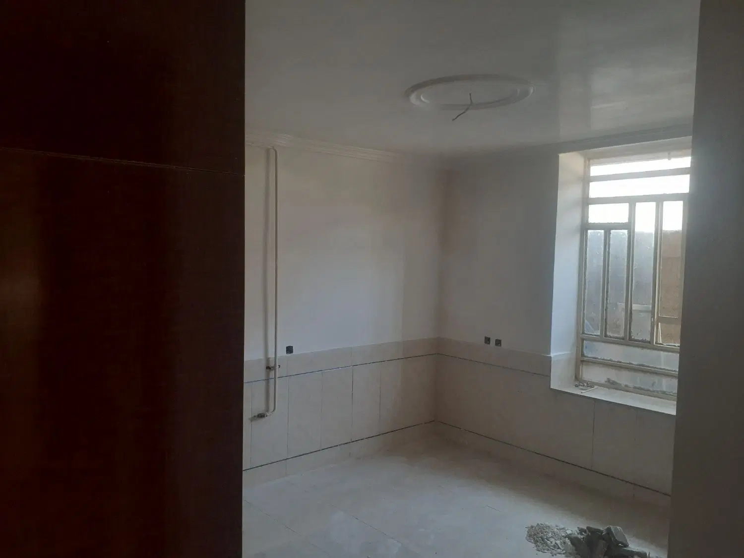 یک باب خانه سفیدکاری