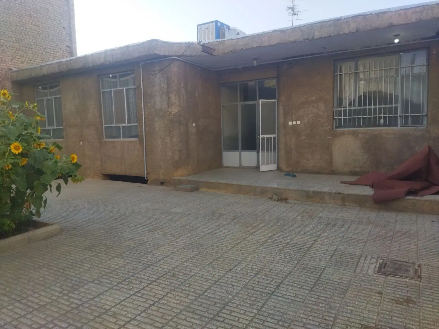 خانه ویلایی بزرگ دلباز