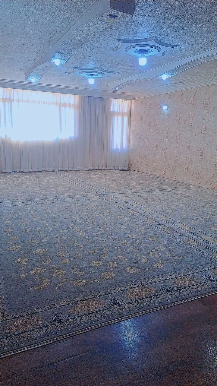 آپارتمان 136متری تمیز