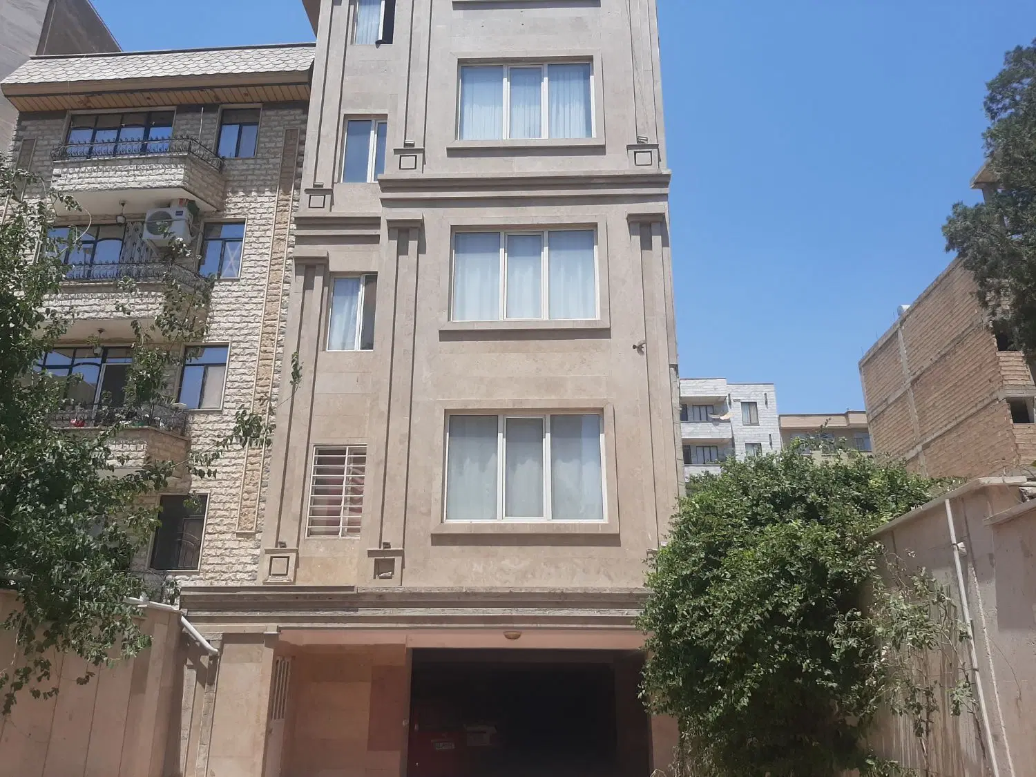 رهن و  اجاره آپارتمان ۸۶ متری بر بلوار ظفر