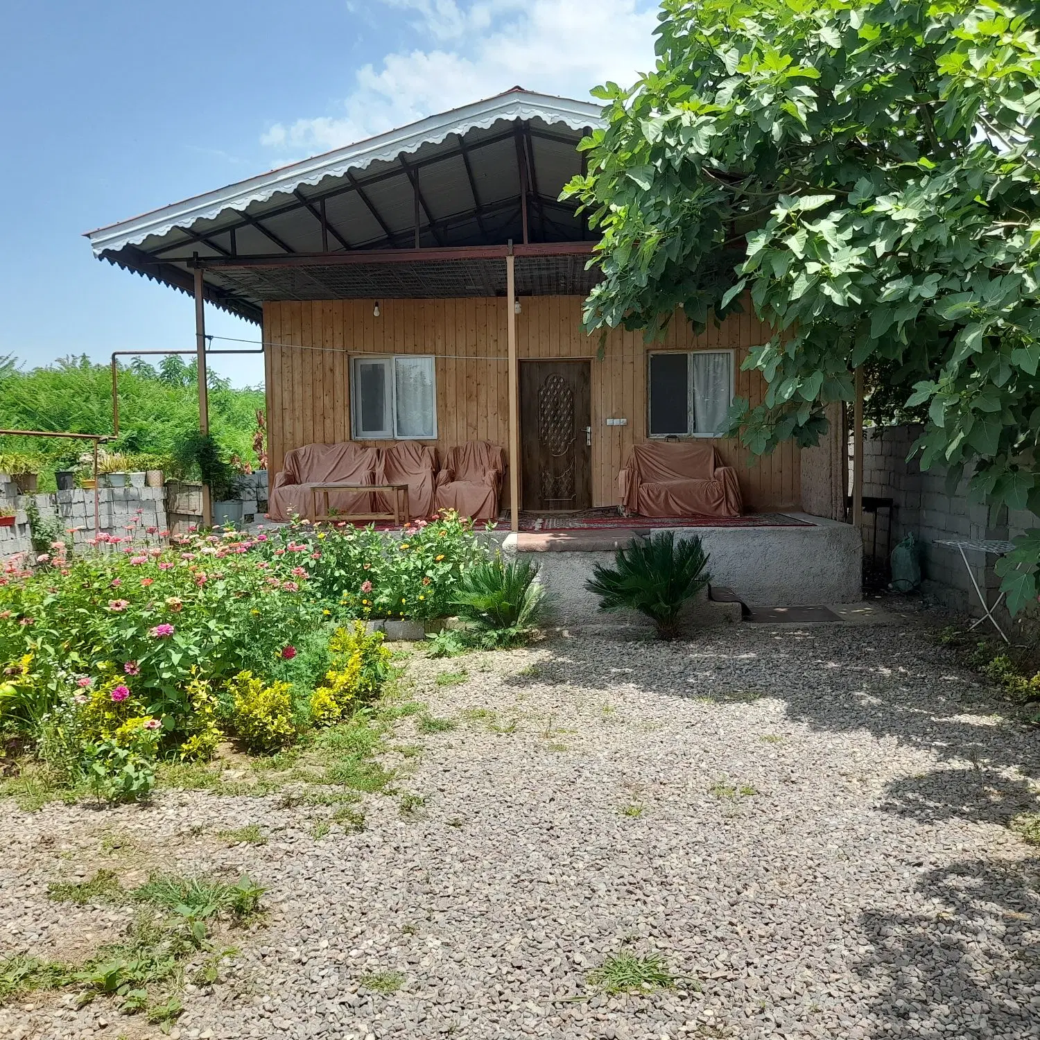 ویلا دربستی. سالیانه