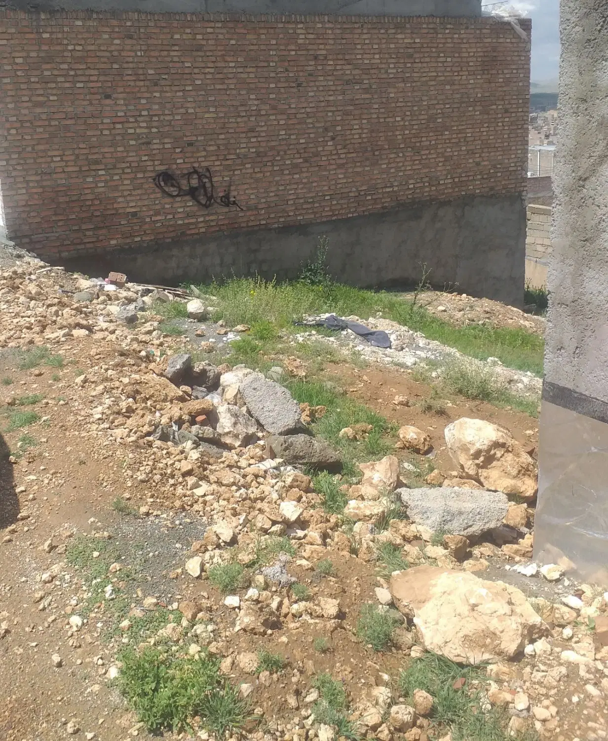 زمینی مسکونی پشت ۳۰ متری مجبور اوا