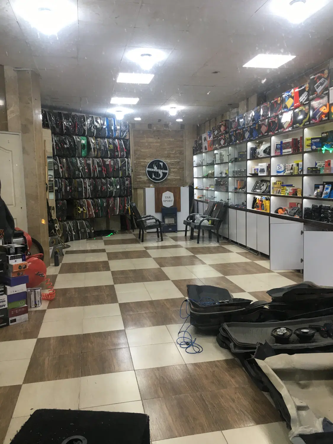 مغازه تجاری بر امیر کبیر