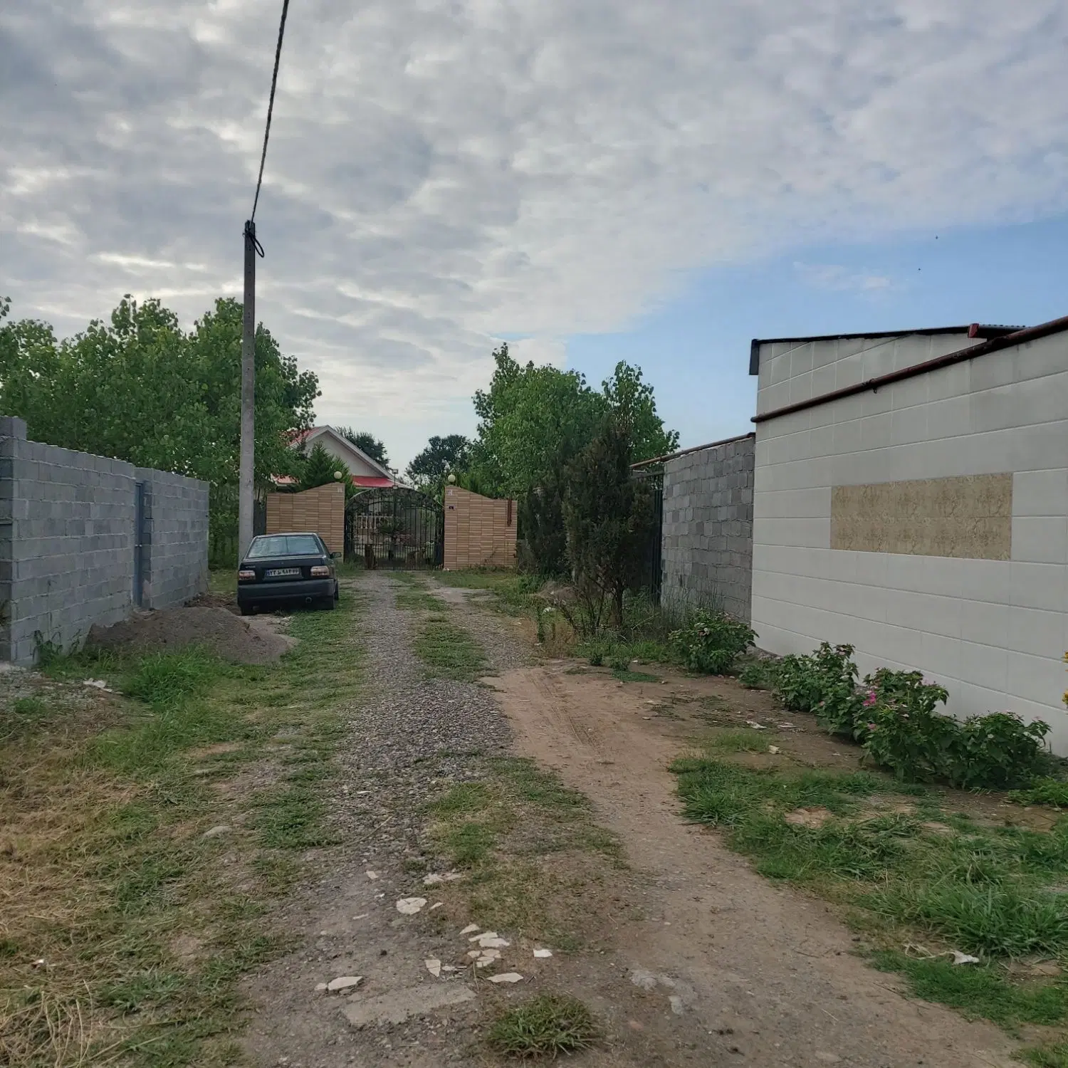 زمین۲۰۰متر دور دیوار سند دار