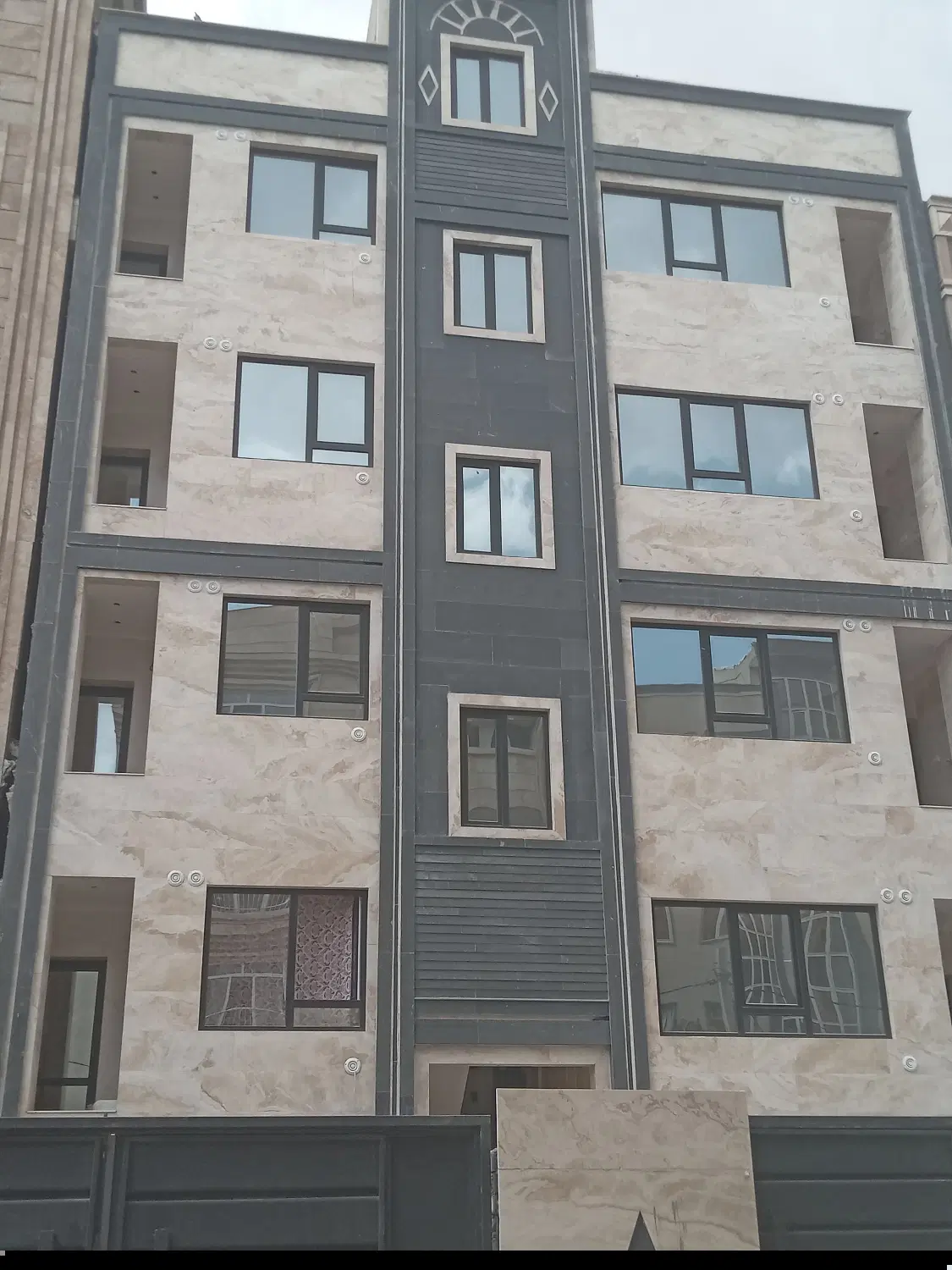 آپارتمان ۹۰ متری شمالی غرق نور