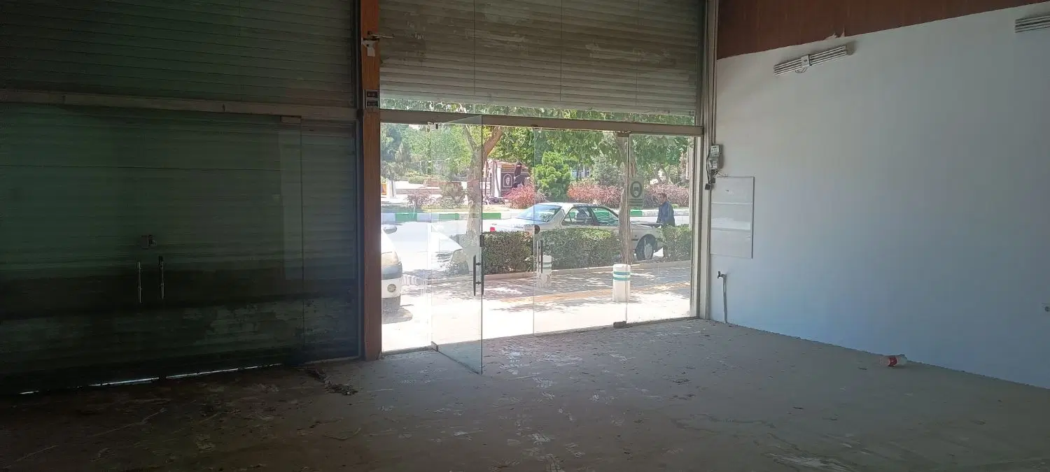 مغازه ۶۰ متری دهنه ۸ متری حاشیه پیروزی