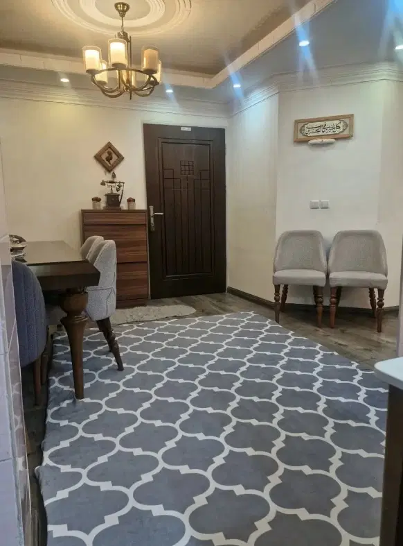 100متر_ فول امکانات_ شیک_ نورگیر_ منیریه