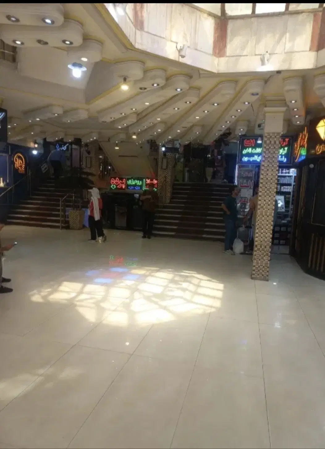مغازه بلوار فردوس شرق پاساژ آبگینه