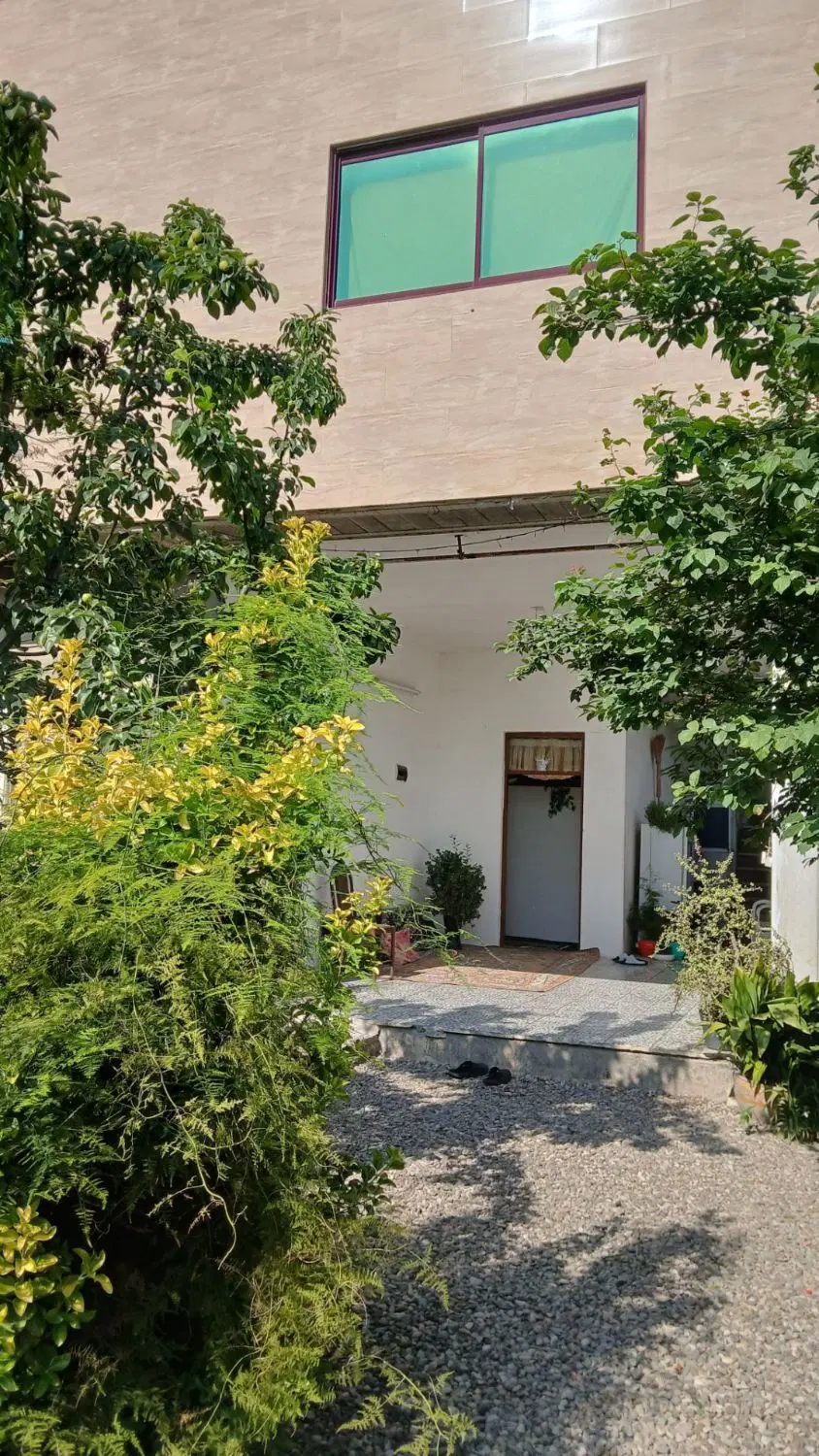 خانه ۳واحدی دارای ۴۰۰متر زمین