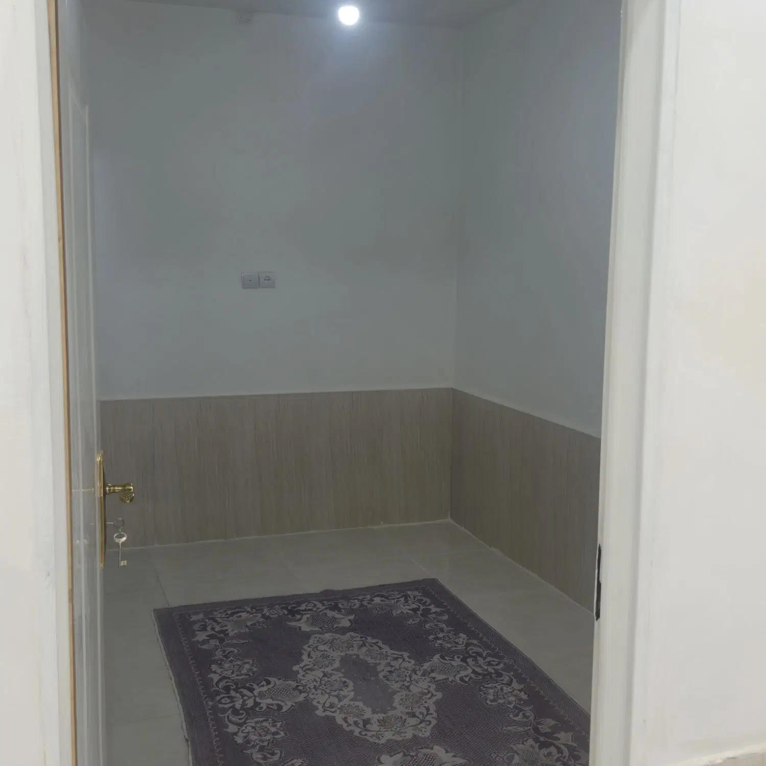 واحد نقلی ۳۰ متر با ۳۰ متر حیاط اختصاصی