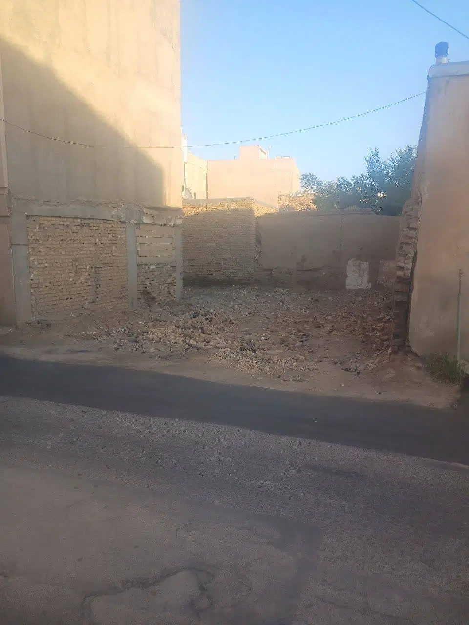 زمین ۱۶۸ متری در پارک سجاد
