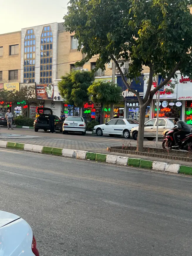 مغازه تجاریی حاشیه بلوار معلم دوکله بروس
