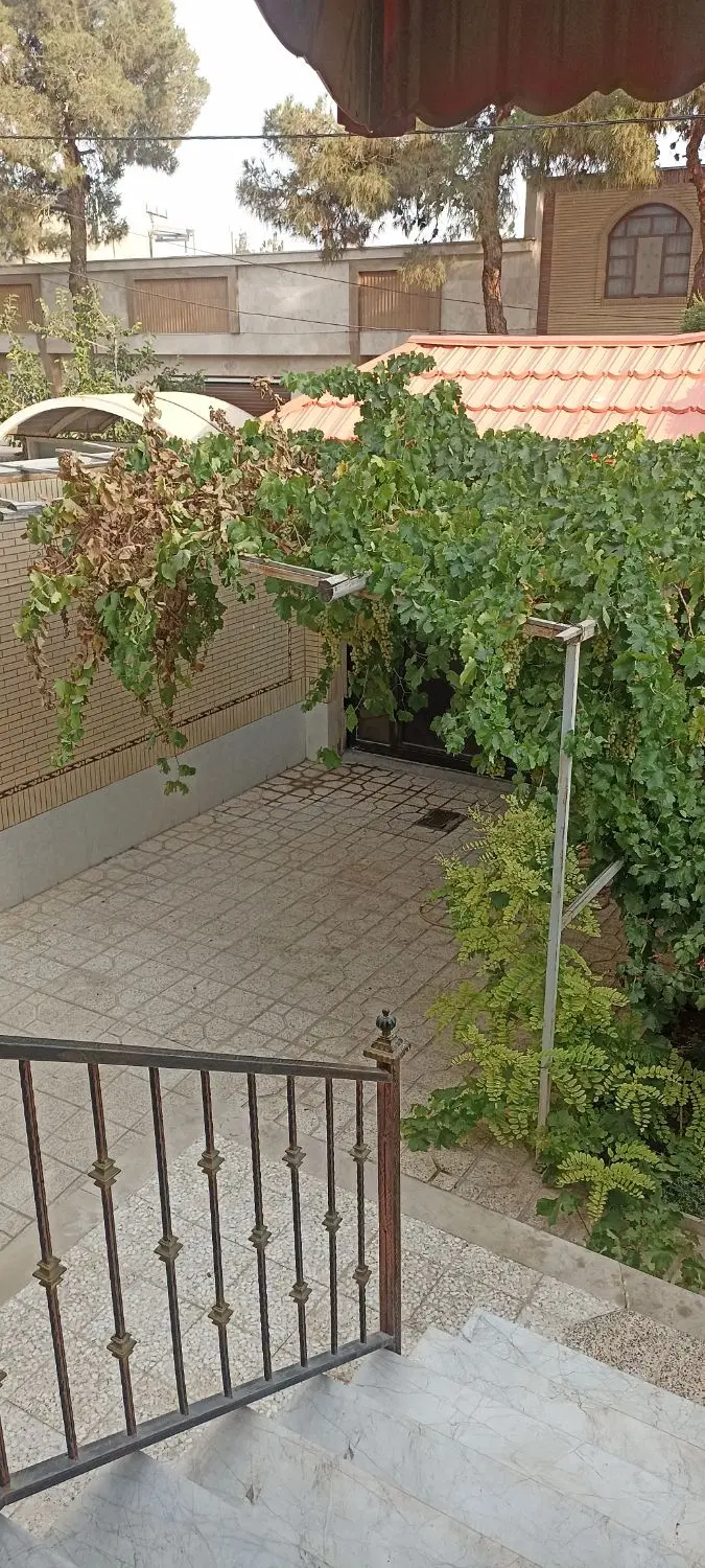 ساختمان ۱_۵ طبقه