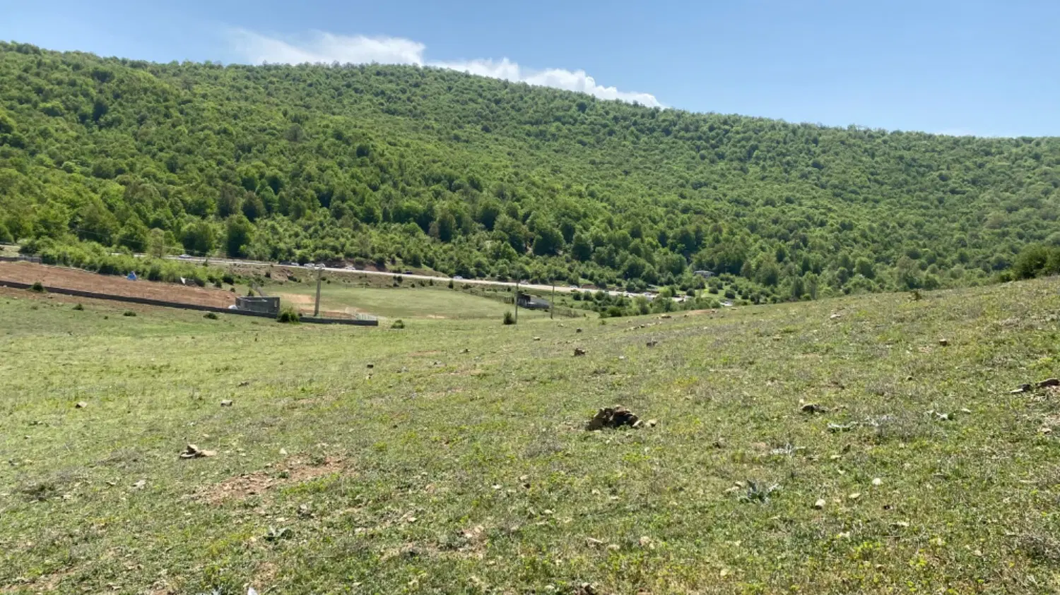 زمین در کمربندی جاده کیاسر سمنان دو بر جاده