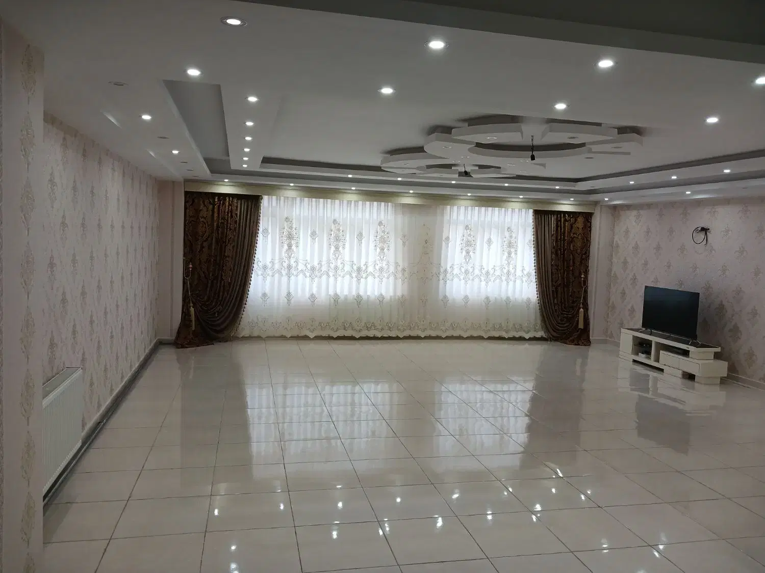آپارتمان ۱۶۲ متری سه خوابه لوکس عباسی سند ۶ دانگ