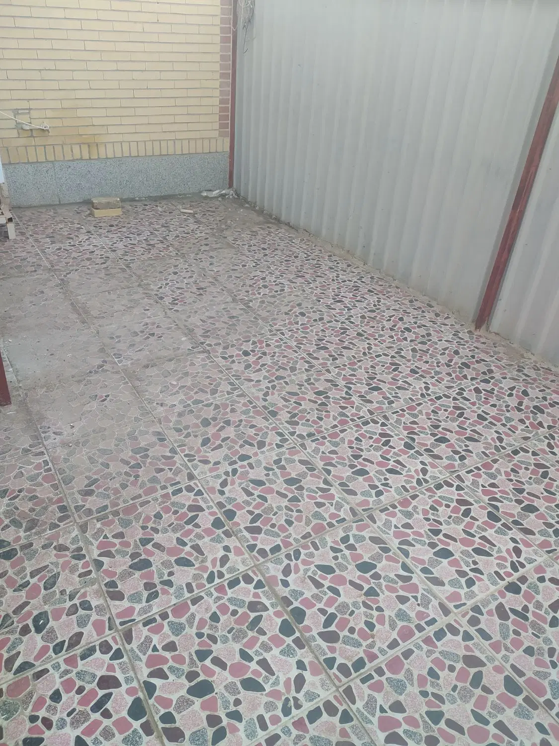 زمین فخراباد