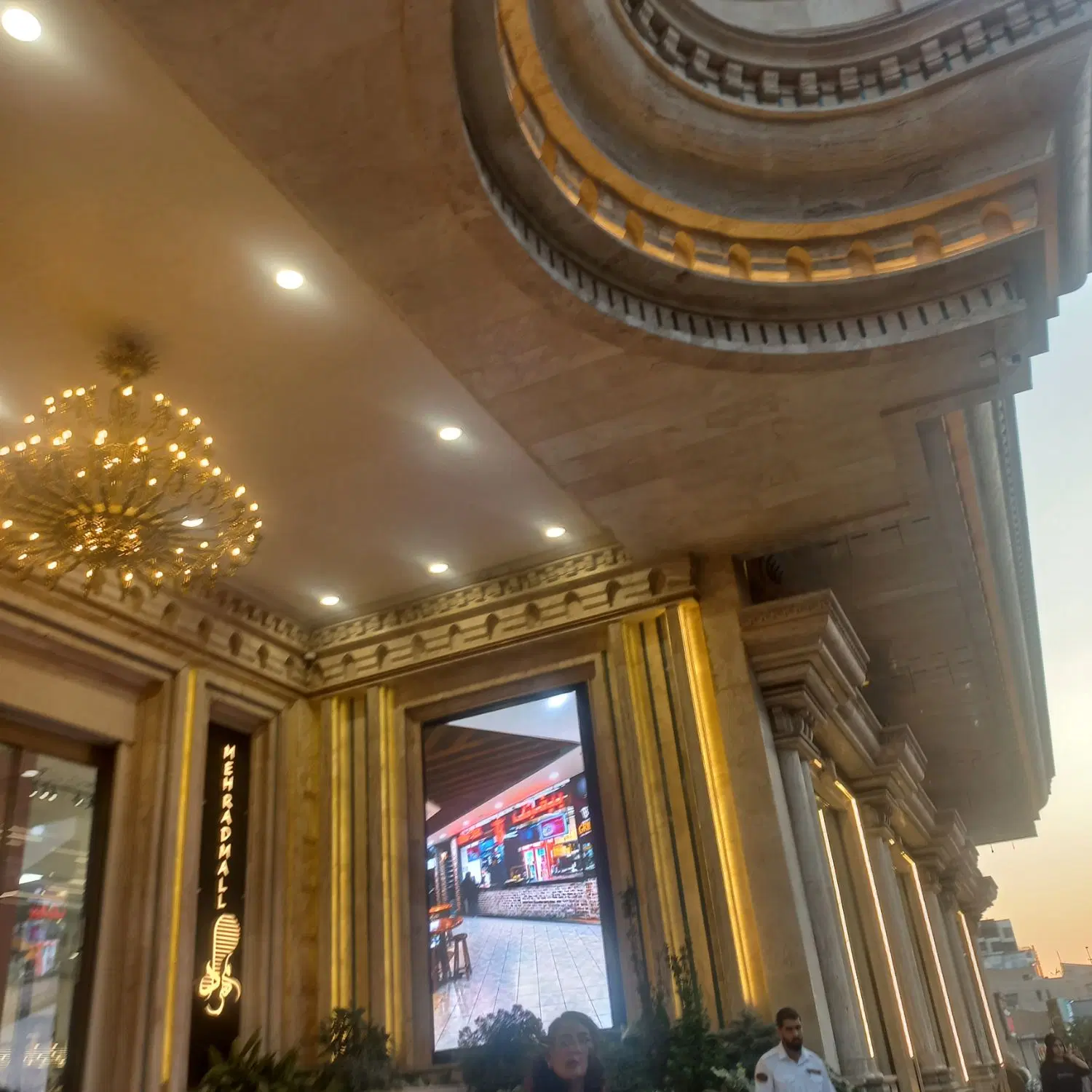 آپارتمان ۱۱۰ متری در شهرک خاتم