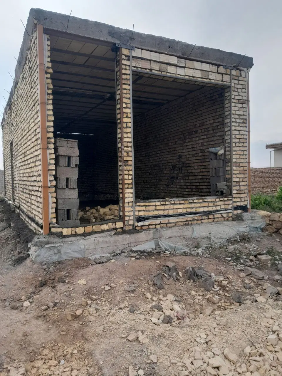 خانه نیمه ساخت